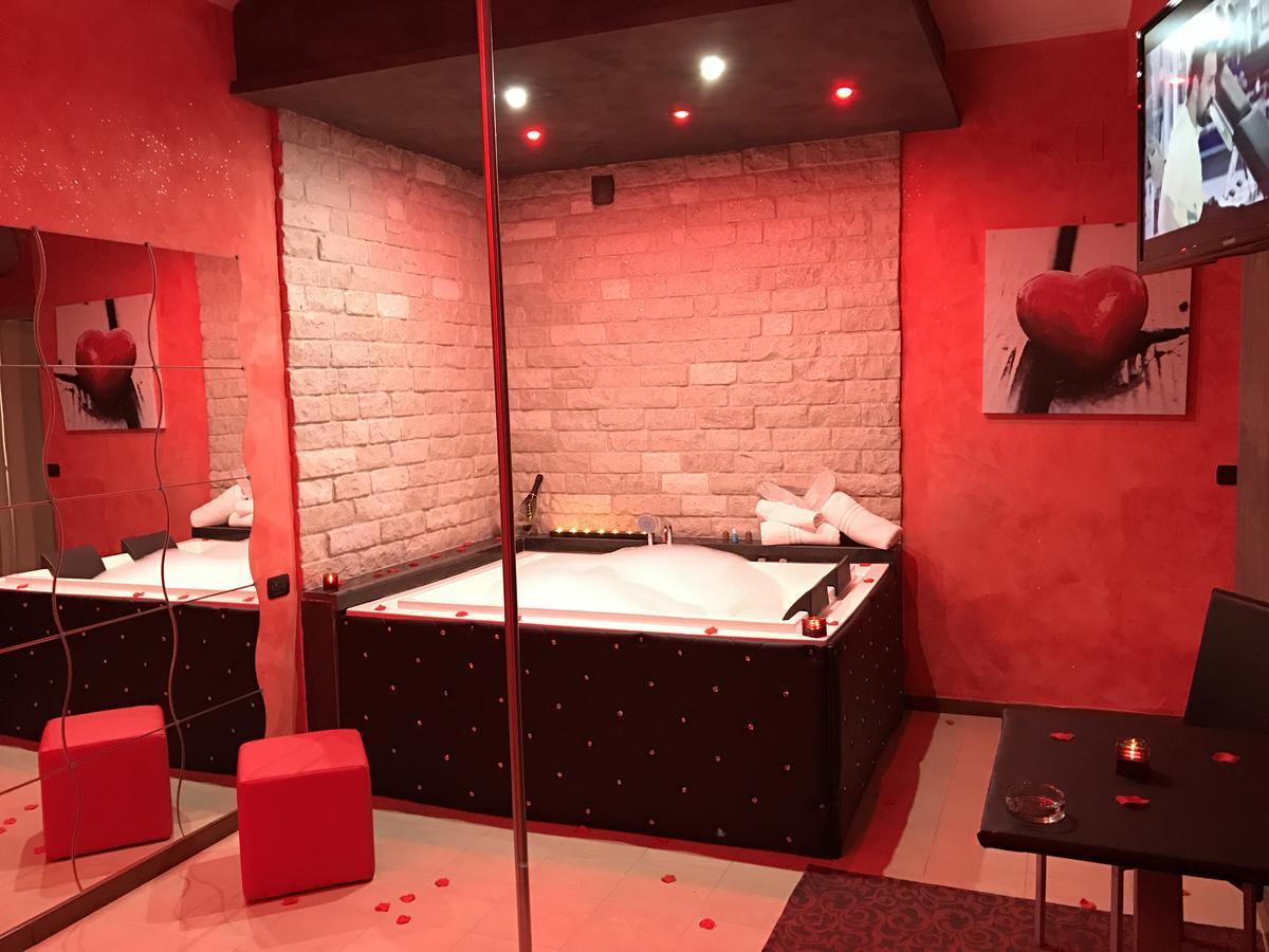 Deluxe Suite with Spa Bath,517734726:JPEG